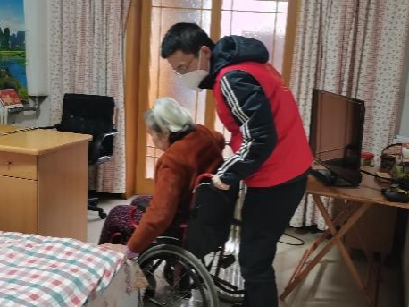 【疫情防控】尽锐出战护我城，一号娱乐先锋在行动 ——集团干部下沉一线系列（二）